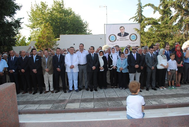 Batı Trakya Türk Azınlığı’nın lideri Dr. Sadık Ahmet kabri başında dualar ile anıldı