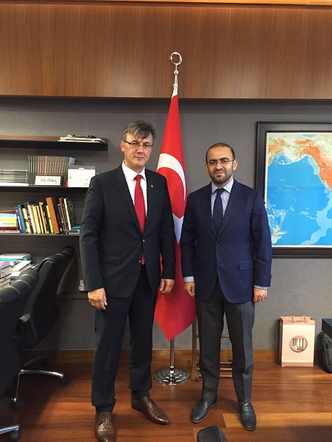 Habip Oğlu traf sich mit dem Vorsitzenden des Auswärtigen Ausschusses der Großen Nationalversammlung der Türkei in Ankara