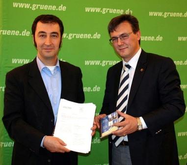 Habipoğlu, Alman Birlik 90/Yeşiller Partisi Eşbaşkanı Cem Özdemir ile görüştü