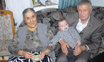 InFranken, İsmail ve Ayşe Muhacir’in hayat hikayesini sayfalarına taşıdı