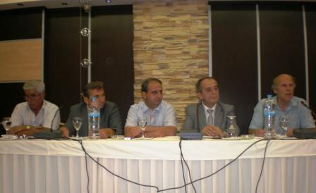 Azınlığımız tek dilli anaokullara karşı olduğunu, Rodop ilinde yapılan Eğitim Şürası İstişare Toplantısı’na yoğun katılımı ile gösterdi