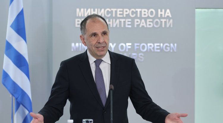 Außenminister Yerapetritis: Griechenland wird der ethnisch griechischen Minderheit in Albanien weiterhin große Aufmerksamkeit schenken