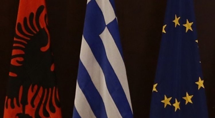 Η χώρα μας αντιμετωπίζει τη μειονότητά της ως υιοθετημένο παιδί