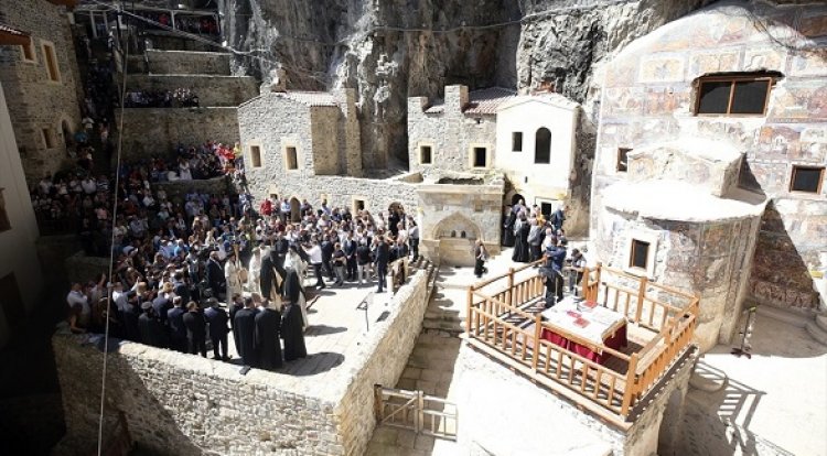 Tarihi Sümela Manastırı’ndaki ayinin Rum Ortodoks azınlığı ve Batı Trakya Türk toplumu özelinde yansımaları