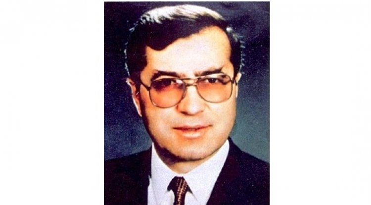 Liderimiz merhum Dr. Sadık Ahmet’i aramızdan ayrılışının 24. yılında saygı, sevgi, özlem ve minnetle anıyoruz