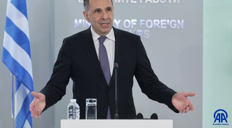 Außenminister Yerapetritis: Griechenland wird der ethnisch griechischen Minderheit in Albanien weiterhin große Aufmerksamkeit schenken