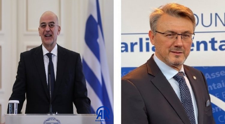 Τι θέλει να πει ο Υπουργός Δένδιας;