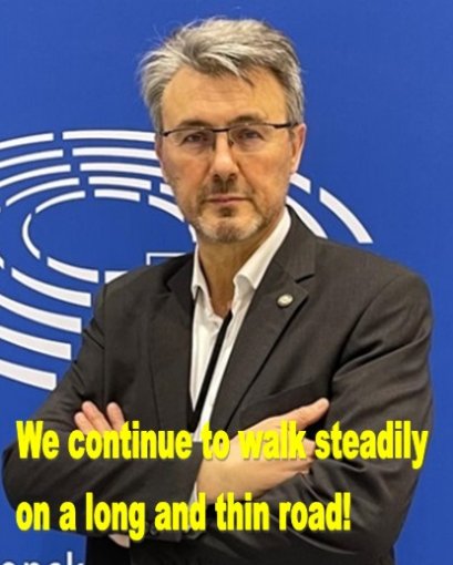 We continue to walk steadily on a long and thin road!