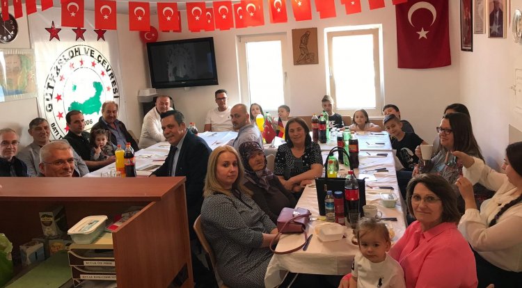 Almanya’daki Batı Trakya Türkleri 23 Nisan Ulusal Egemenlik ve Çocuk Bayramı’nı coşkuyla kutladı