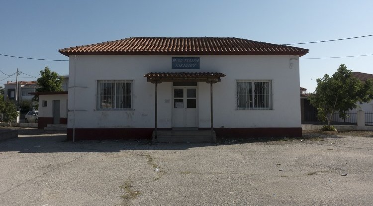 Political gazetesinde Batı Trakya’da kapatılan Türk ilkokulları hakkında haber 