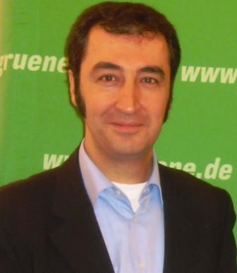 Cem Özdemir: Avrupa’da aşırı sağ partiler sandalye sayılarını artırdı